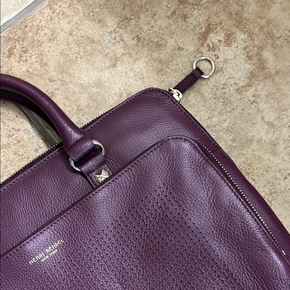 Henri Bendel influencer laptop bag. Iconic - Picture 4 of 13